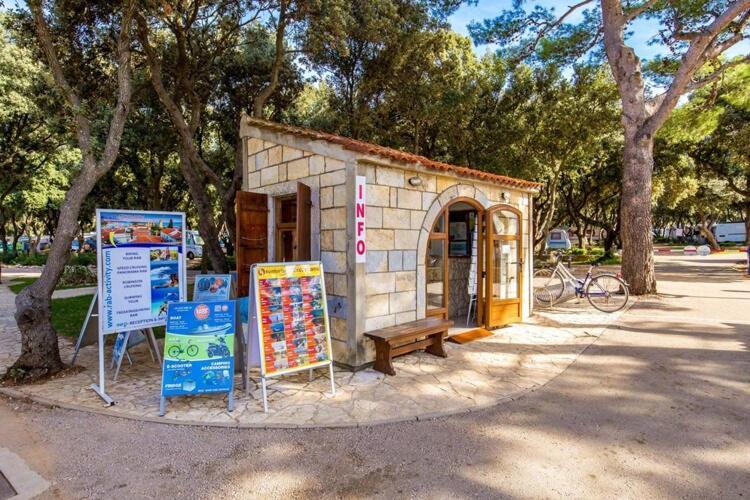 Mobile Home Mediteran Superior By The Pool In Caravan Park Strasko, Новаля Екстер'єр фото