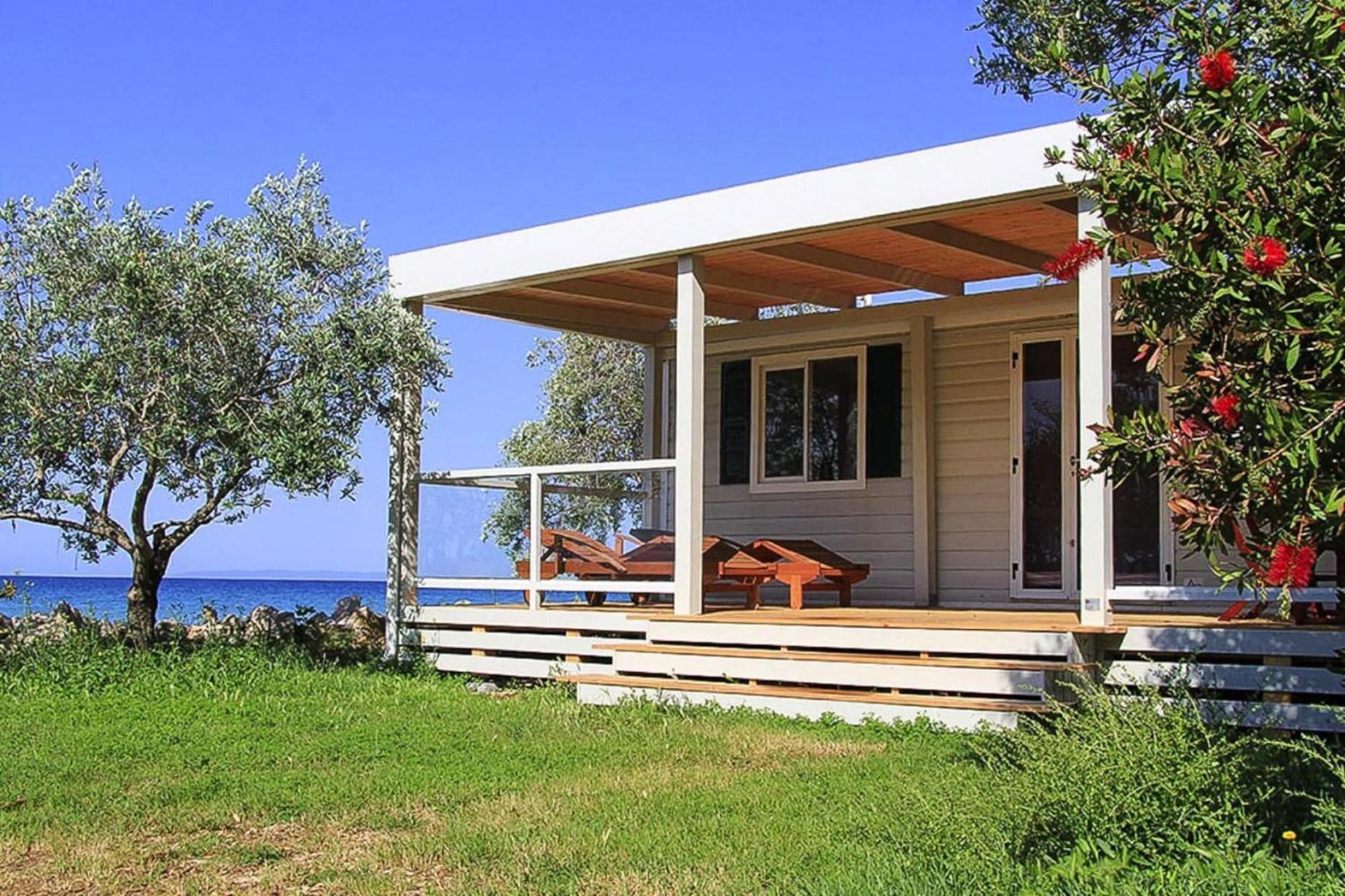 Mobile Home Mediteran Superior By The Pool In Caravan Park Strasko, Новаля Екстер'єр фото